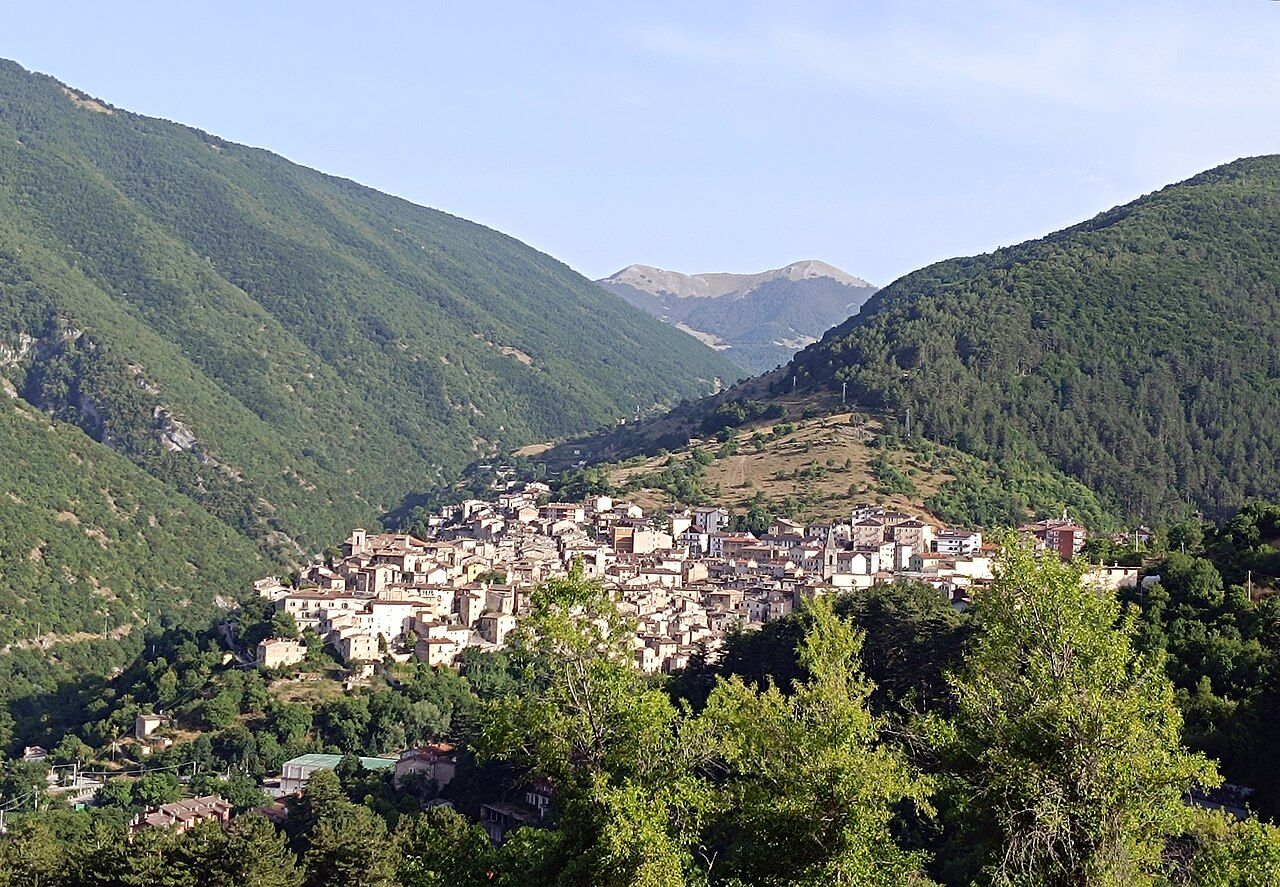 Abruzzo: national park and stone villages — 3