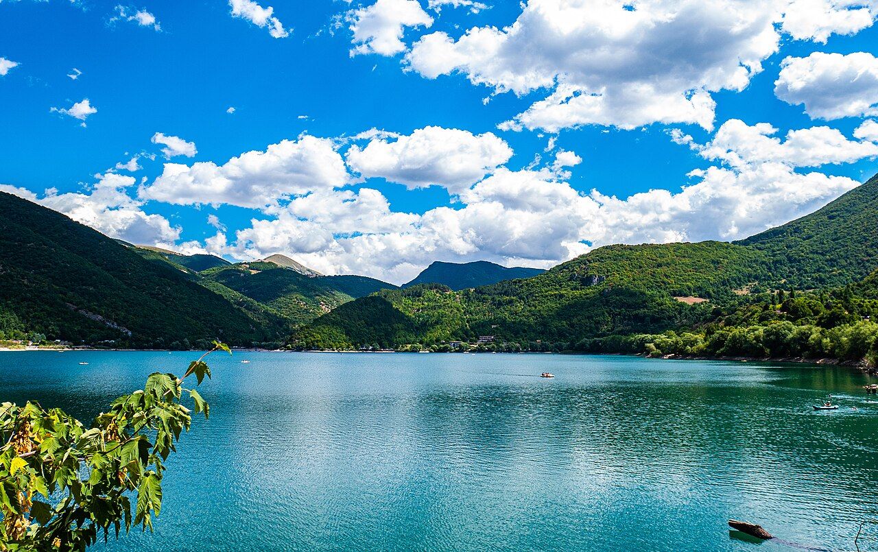 Abruzzo: national park and stone villages — 5