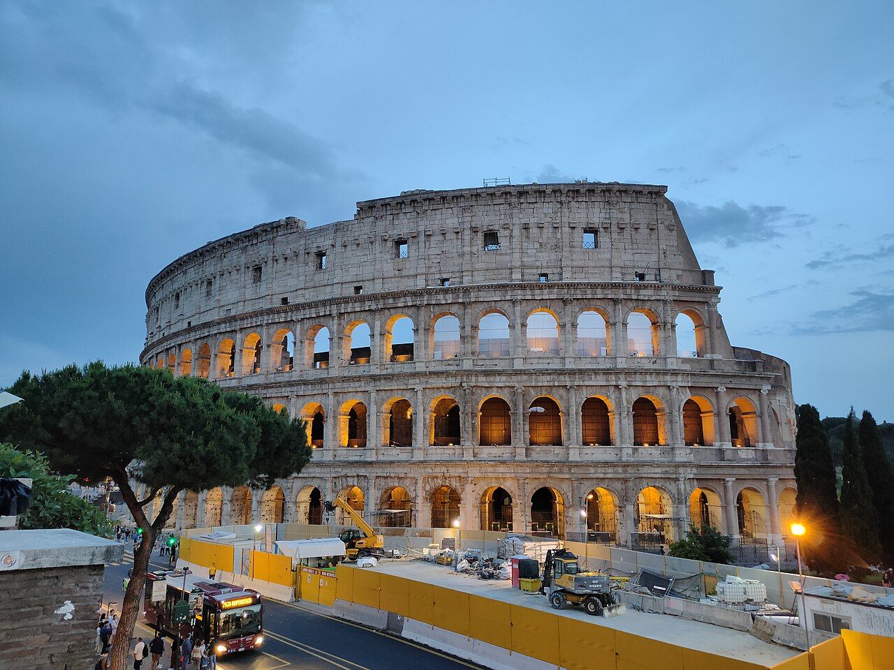 Golf cart at sunset: golden Rome with aperitivo — 3