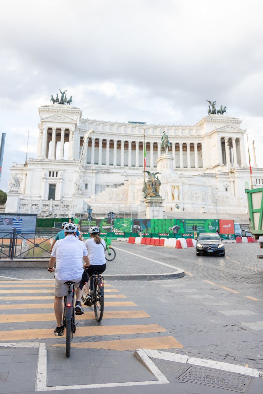 Sunrise in Rome: dawn tour with Italian breakfast — 2
